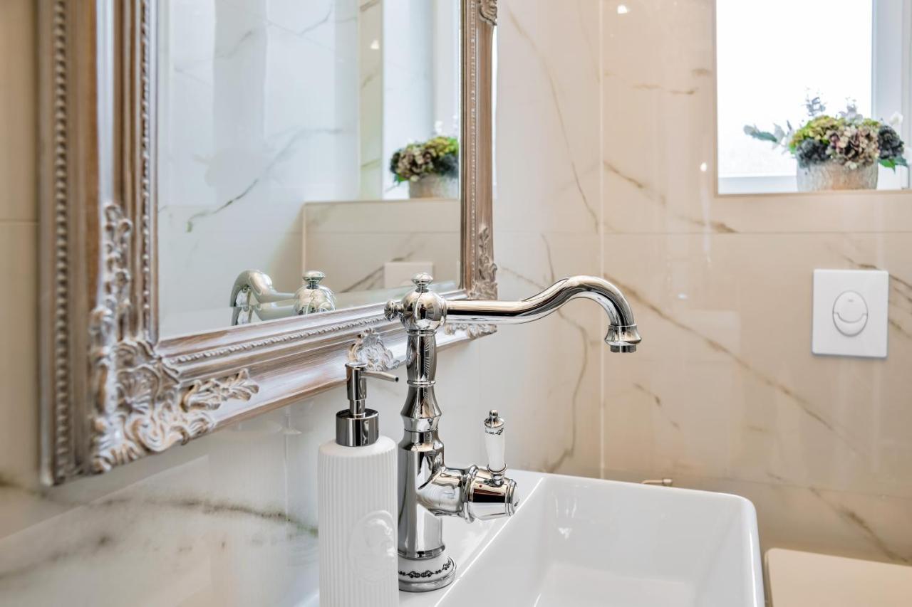 Luxury Class Apartment - 1St Floor, Large Apartment, Downtown, Newly Renovated, Fast Wifi, 4X Air Conditioning Загреб Екстериор снимка